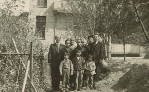 1963꣬ڷԴ»رǰӰ