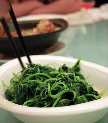 貤