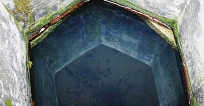 е